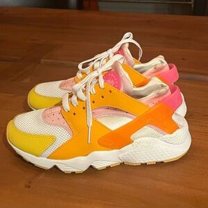 Nike Huarache Womens Shoes 7.5 White Orange & Pink Athletic Sneakers DX2674-100